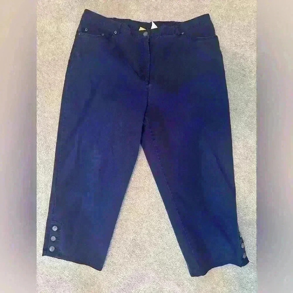 Ruby Rd. Navy Cropped Pants Size 18 - Picture 2 of 5